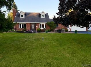 4995 Meadowbrook Rd, Williamsville, NY 14221