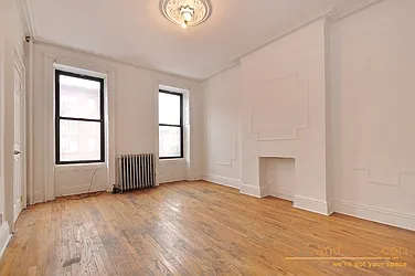 Rented by aptsandlofts.com