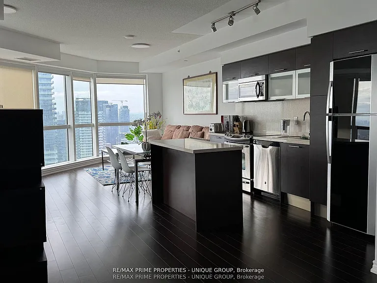 386 Yonge St #5316 — Photo 7