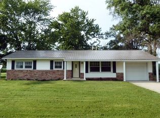 4496 E Radio Tower Ln, Olney, IL 62450