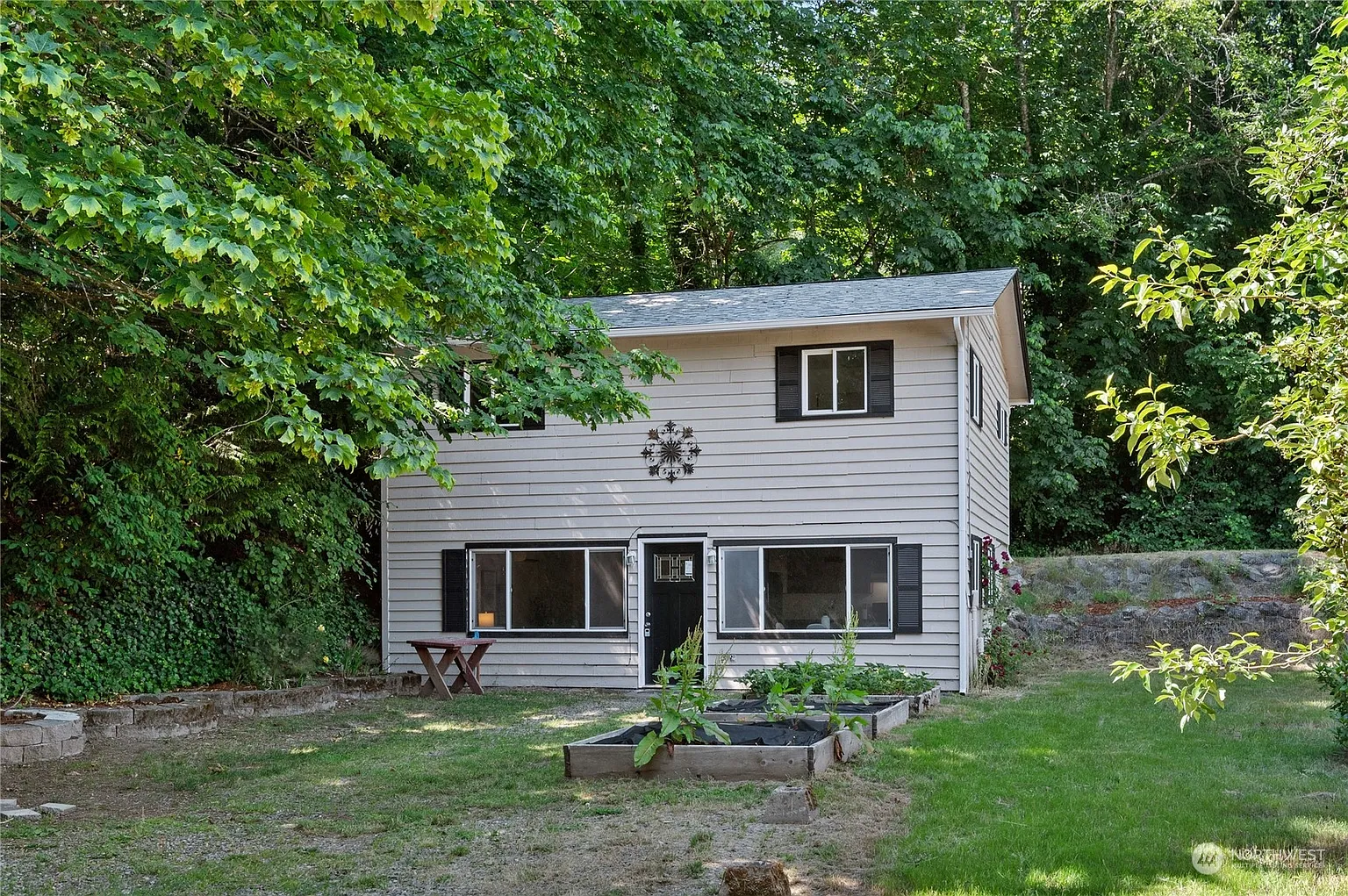 90 Lorrain Court photo 1