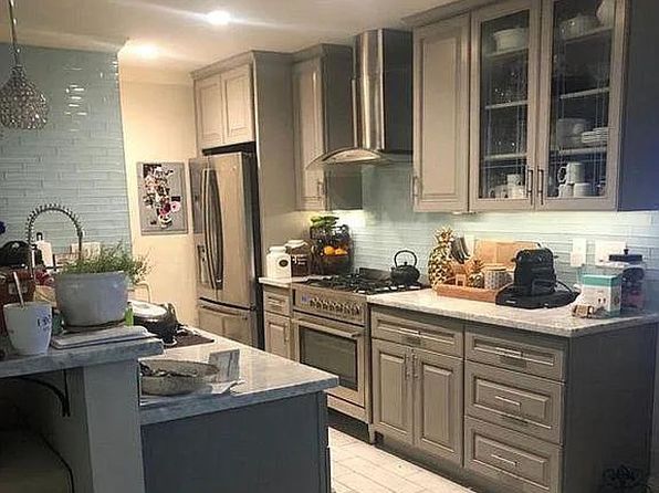 320 N 1st St APT 2