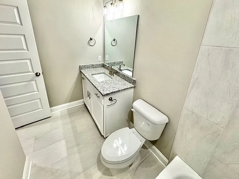 572 Rosalie Woods Dr — Photo 12