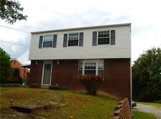 653 Magnus Ln, Coraopolis, PA 15108