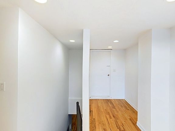 4th image of 126 E 7th St #5BL