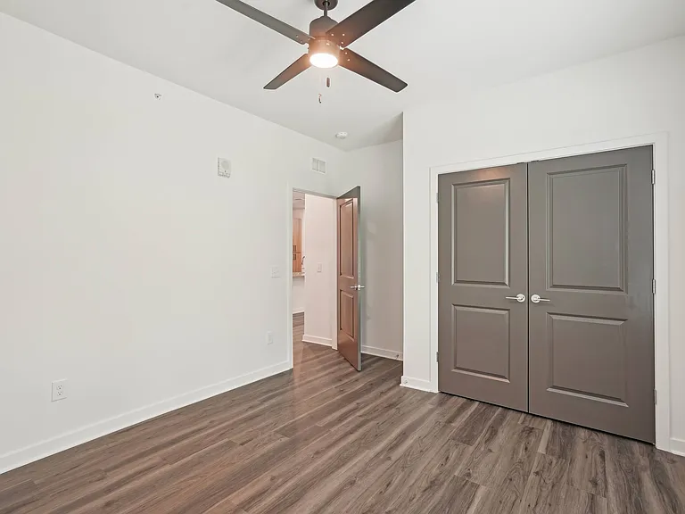 The Pullman Luxury Apartments — Photo 101