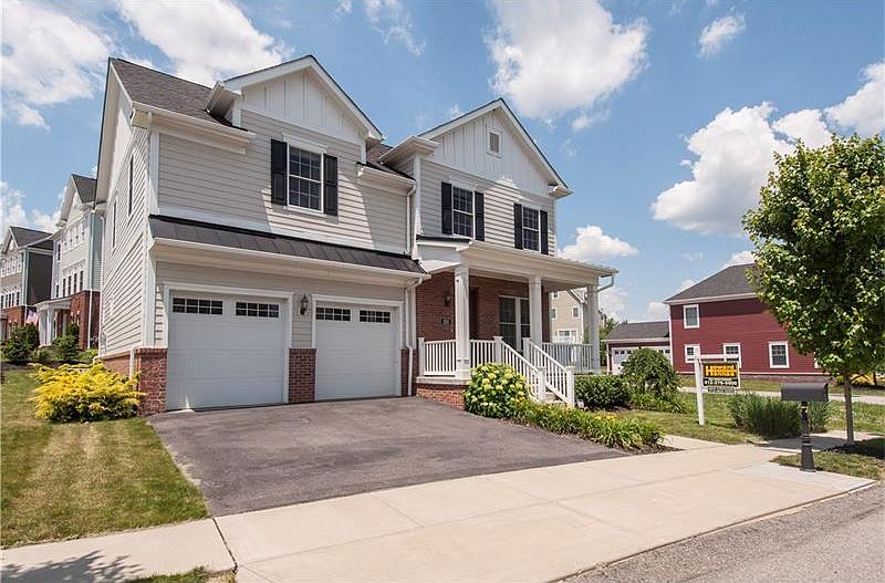 1st image of 1211 Newbury Highland