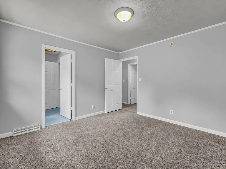 359 Meadow Ln — Photo 35