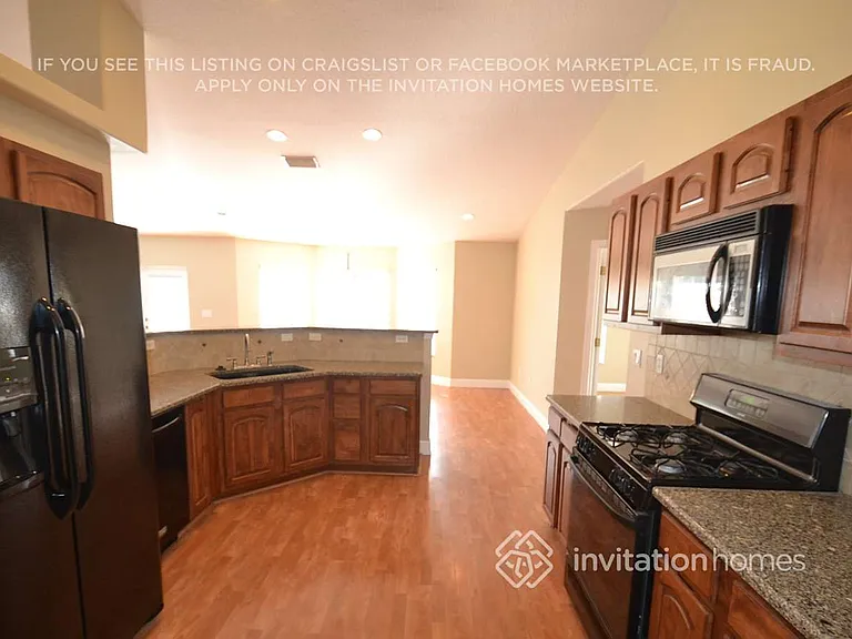 2681 Shady Ave — Photo 4