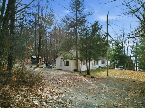 1037 Strawberry Bay Rd, Bracebridge, ON P1L 1X2