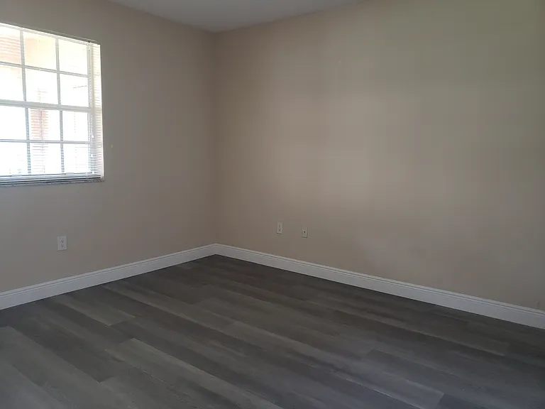 231 SW 116th Ave #1 — Photo 10