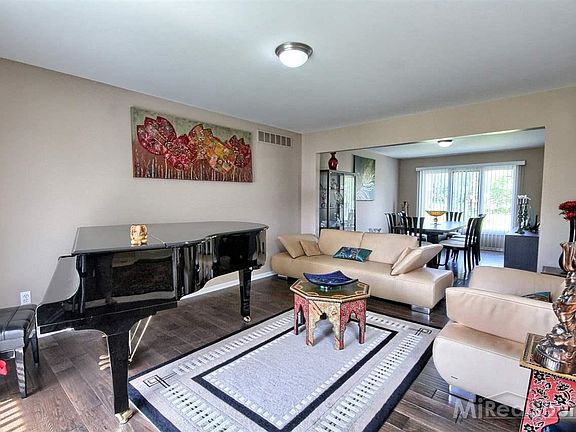 4th image of 2863 Birchdale Dr