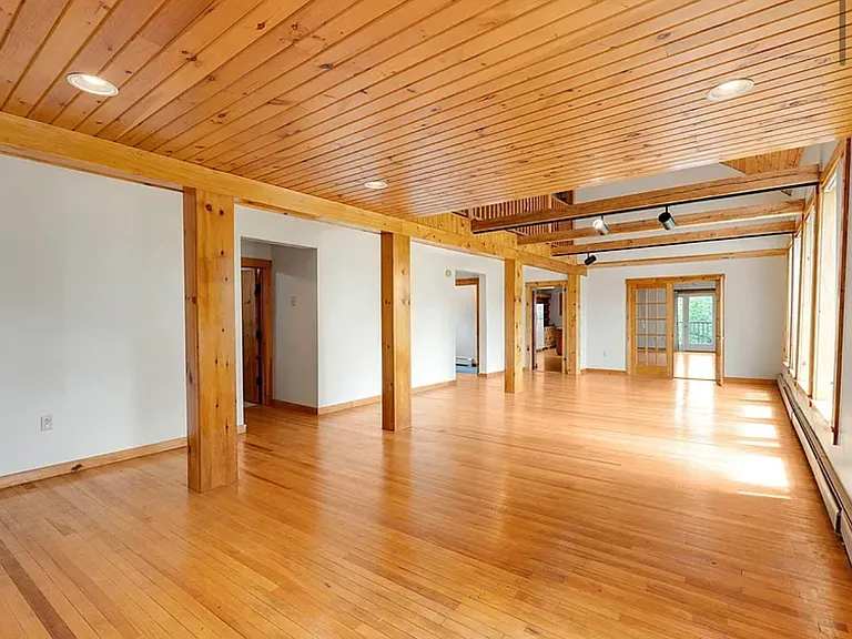 144 Hotel Rd #A — Photo 16