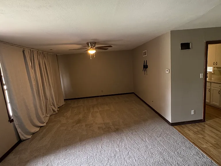 5908 E Avalon Rd — Photo 11