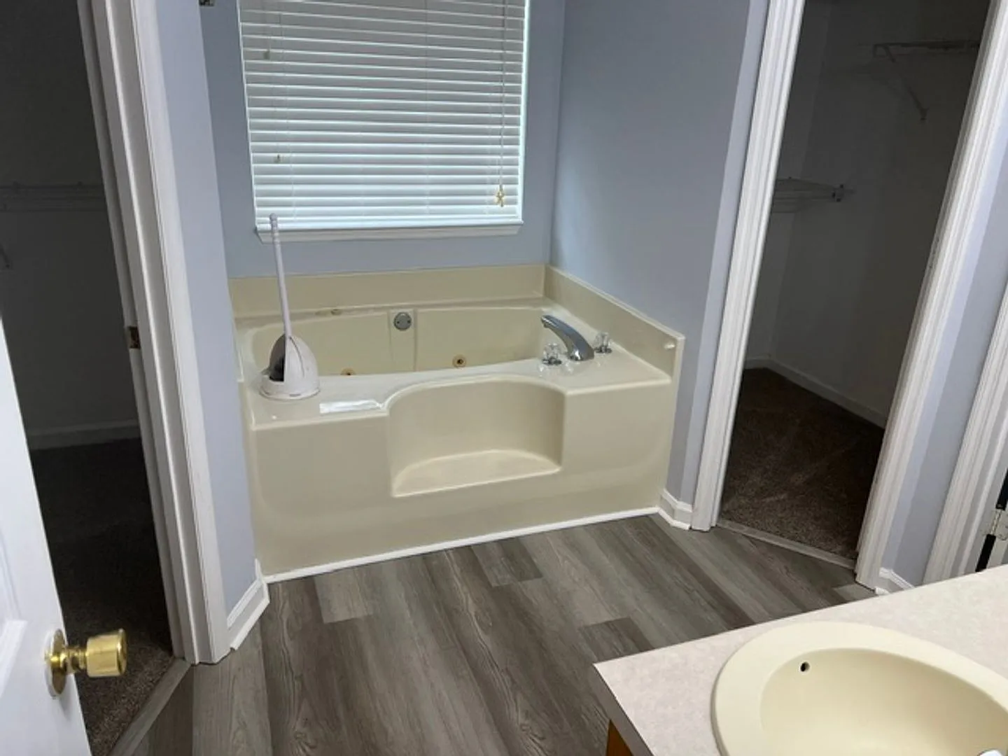 121 Timber Ridge Drive — Photo 1