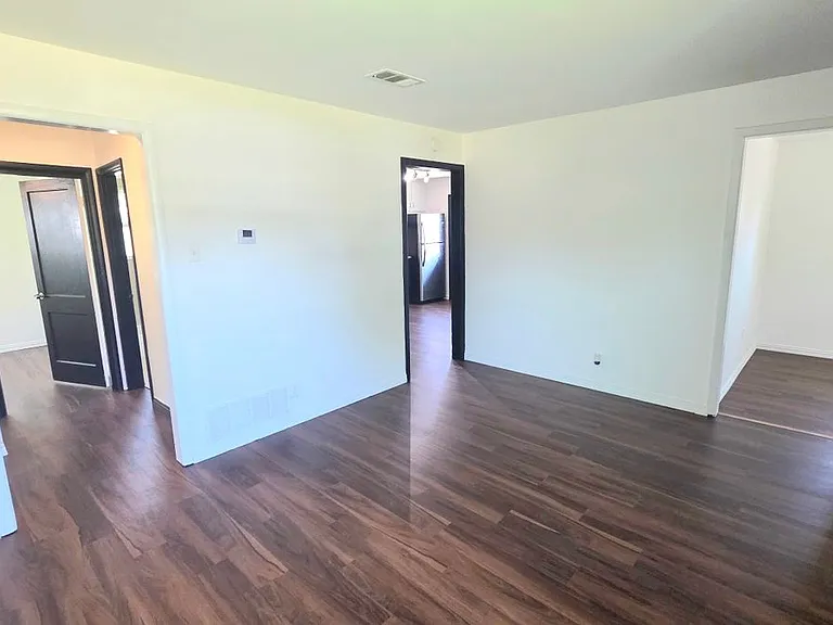 2616 Marbella Ln — Photo 2