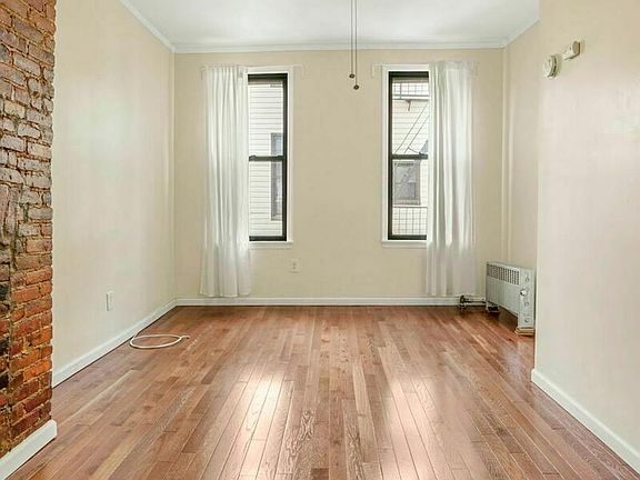 4th image of 17 Wilson Ave Unit 2RR