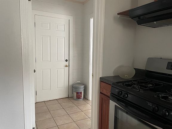 4th image of 502 Fulton Ave