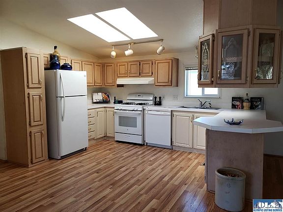 4th image of 1330 1/2 W 15th St