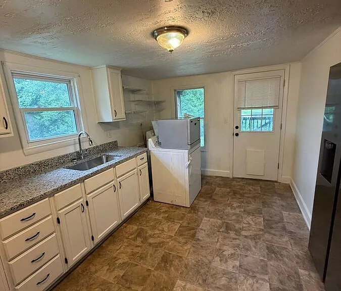 108 Greenwood Ave — Photo 9