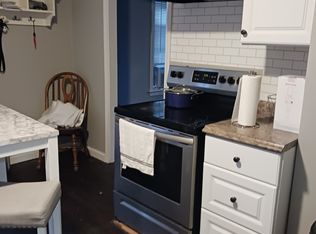 588 W Hartford Ave UNIT 2, Uxbridge, MA 01569
