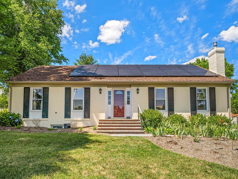1st image of 1906 Lacy Ln
