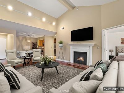 21650 Burbank Blvd UNIT 321, Woodland Hills, CA, 91367