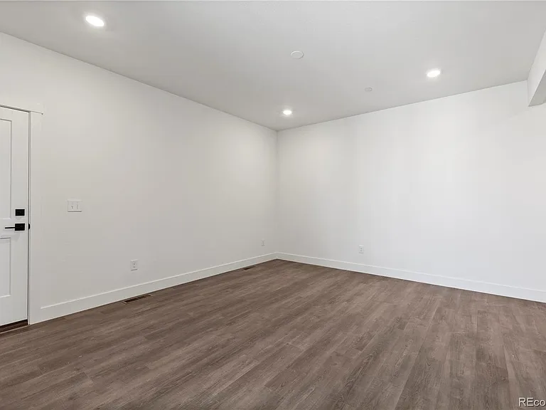 14295 Currant St — Photo 3