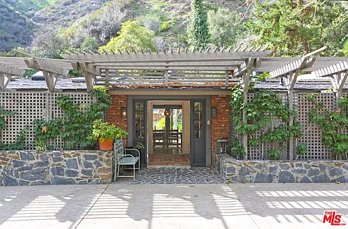 2673 Mandeville Canyon Rd Photo 1