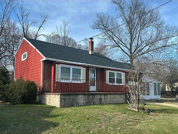 3rd image of 32 Landon Dr