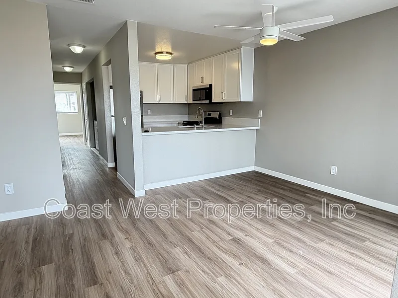 2 bed, 2.0 bath, 1100 sqft, $2,950 — Photo 4