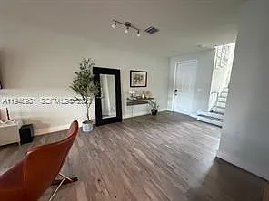 3 bed, 2.5 bath, 1583 sqft, $3,400 — Photo 3