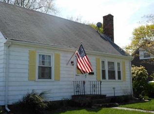 67 Wannamoisett Rd, East Providence, RI 02914