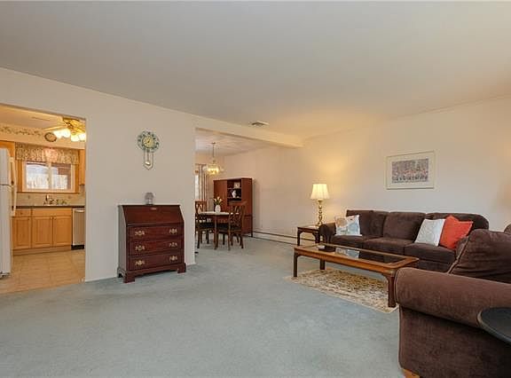 4th image of 267 Buttonwood Ave