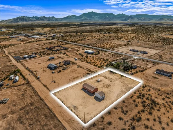 8980 W Mission Ln, Dolan Springs, AZ 86441