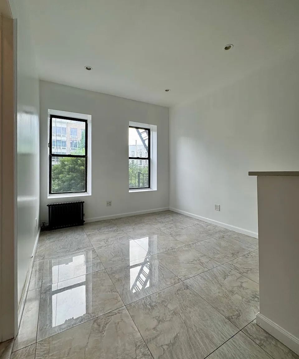 309 East Houston Street — Photo 4