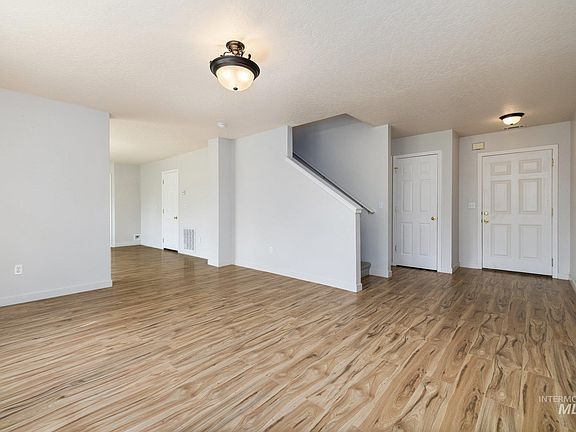 4th image of 9701 W Littlewood Dr