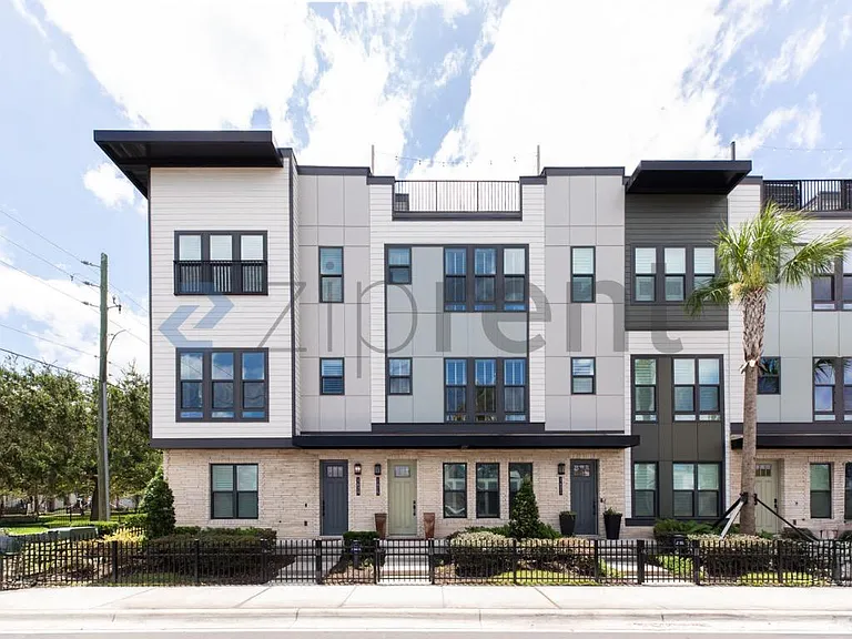 1625 Bridgeton Dr — Photo 1