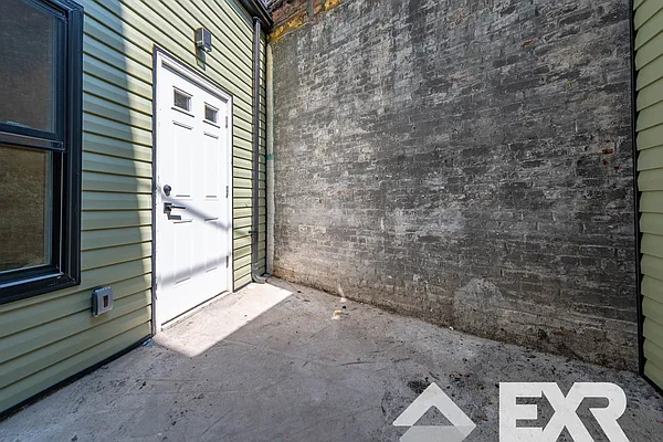 Rented by EXR | media 6