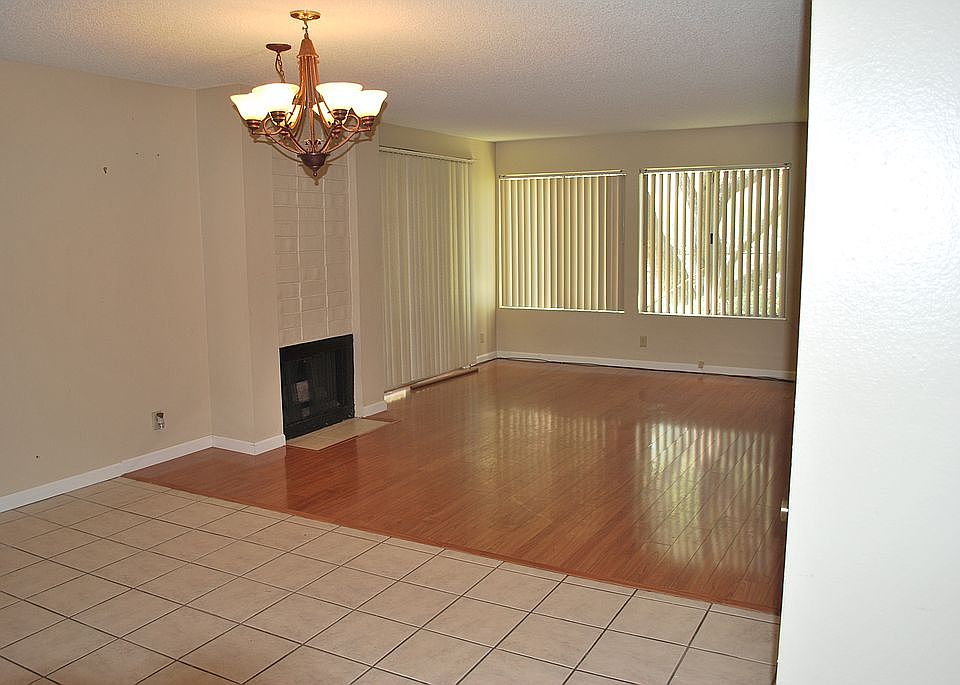 Spacious Family/Living Room