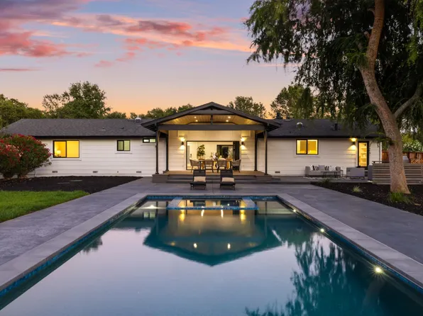 2283 Woodside Way, Healdsburg, CA 95448