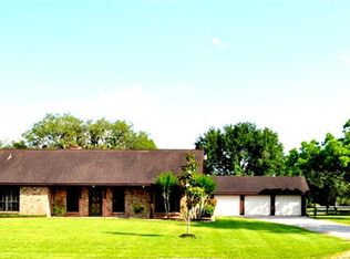 9315 Oakcrest Dr, Manvel, TX 77578