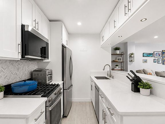 3rd image of 209 E 56th St APT 7G