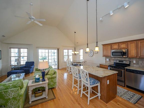 5th image of 5542 Asbury Ave #2
