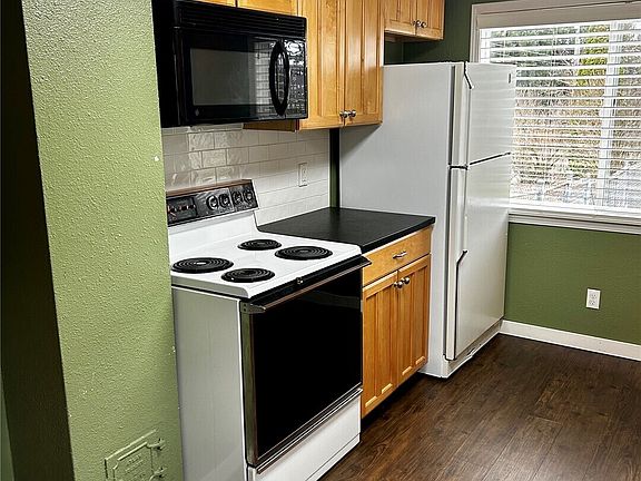 5th image of 4622 59th Street E