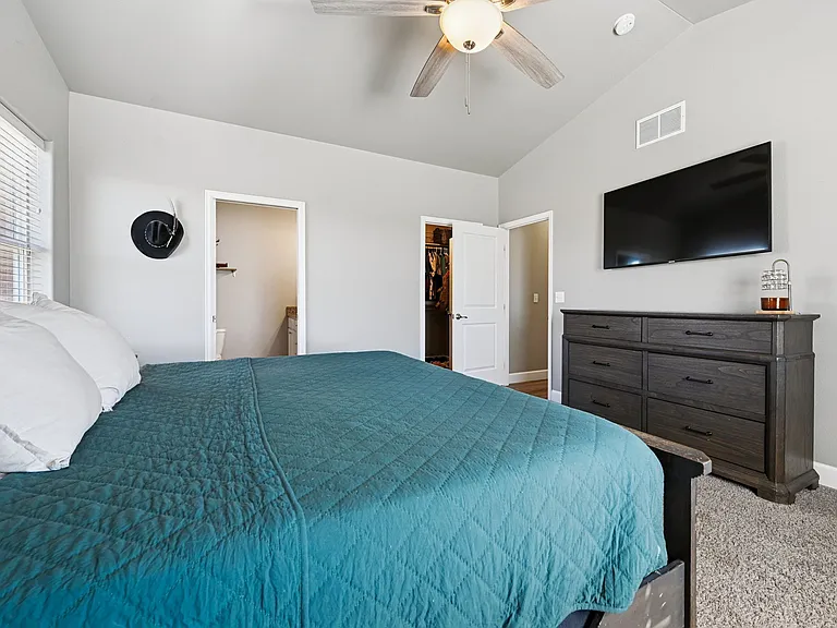 1140 E Dove Creek Dr — Photo 15