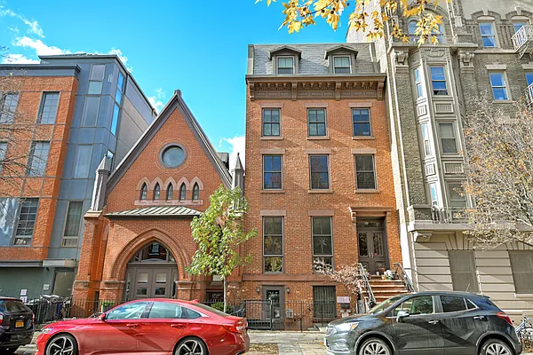 Sold by Compass | media 9