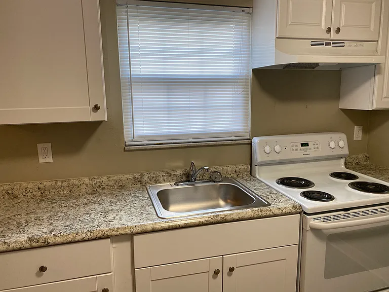 370 Oak Rd #370 — Photo 5