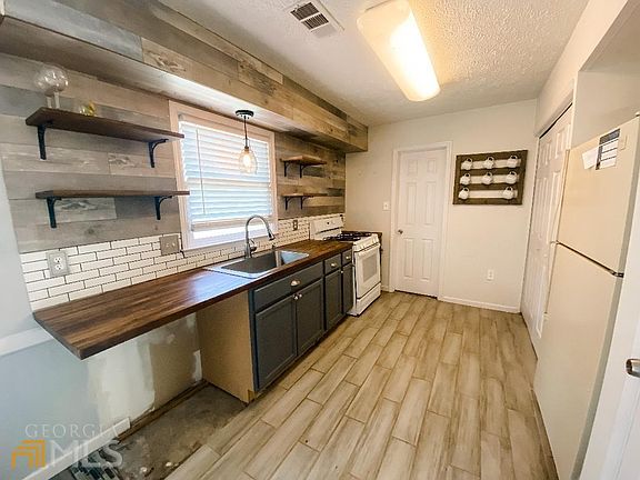 4th image of 149 Varnedoe Ave