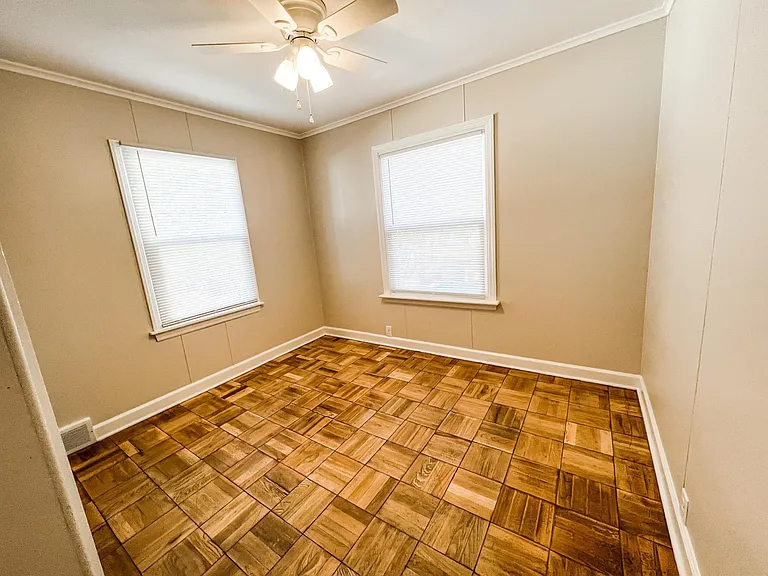 410 S Westlawn Ave — Photo 10